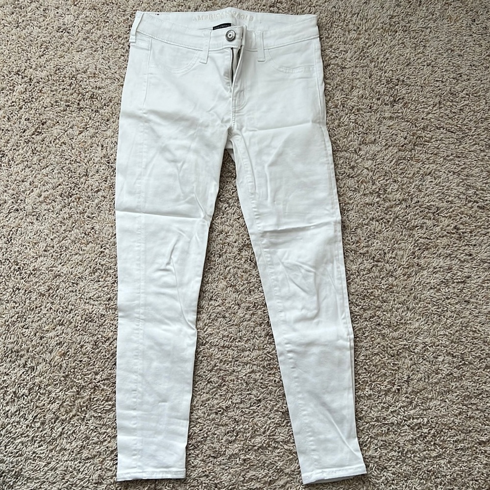 White American Eagle Skinny Jeans